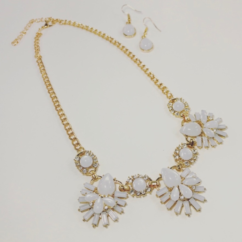 Light grey with gold necklace earring set